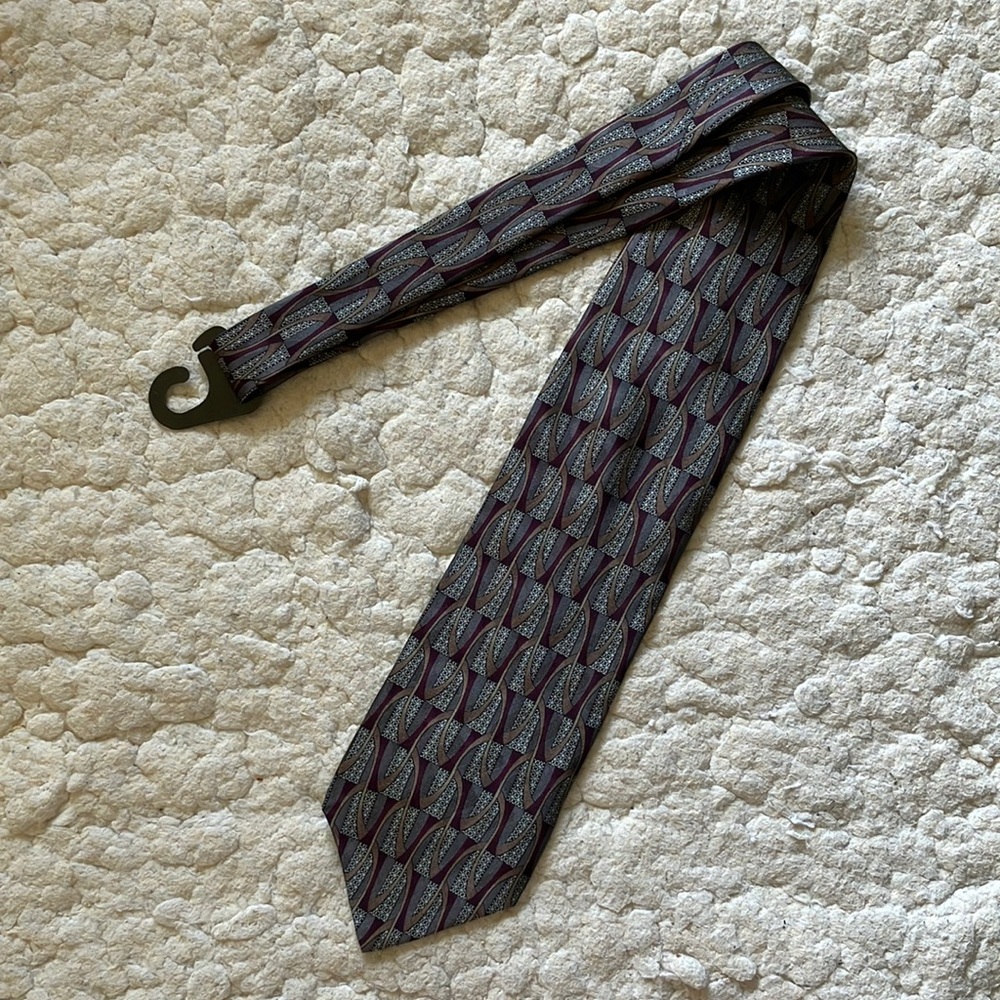 Z Inc. burgundy grey pattern 100% silk men’s tie